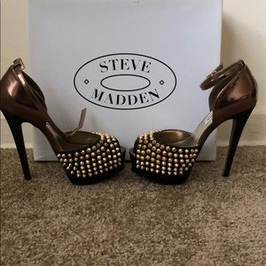 Steve Madden Studded Pumps 5 1/2